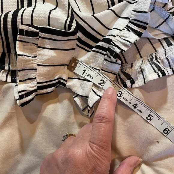 Love Striped Black & White Paper Bag Shorts w/Pockets & Tie-Waist, Size Medium - Picture 9 of 12